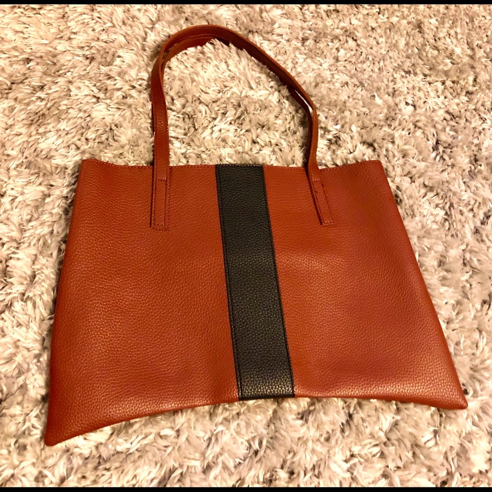 Authentic Vince Camino Leather Pebble Tote  NEW